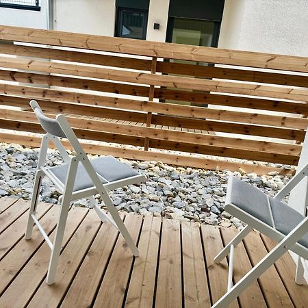 Modern Apartment With Balcony & Free Parking - Nearby Metro Відень Екстер'єр фото