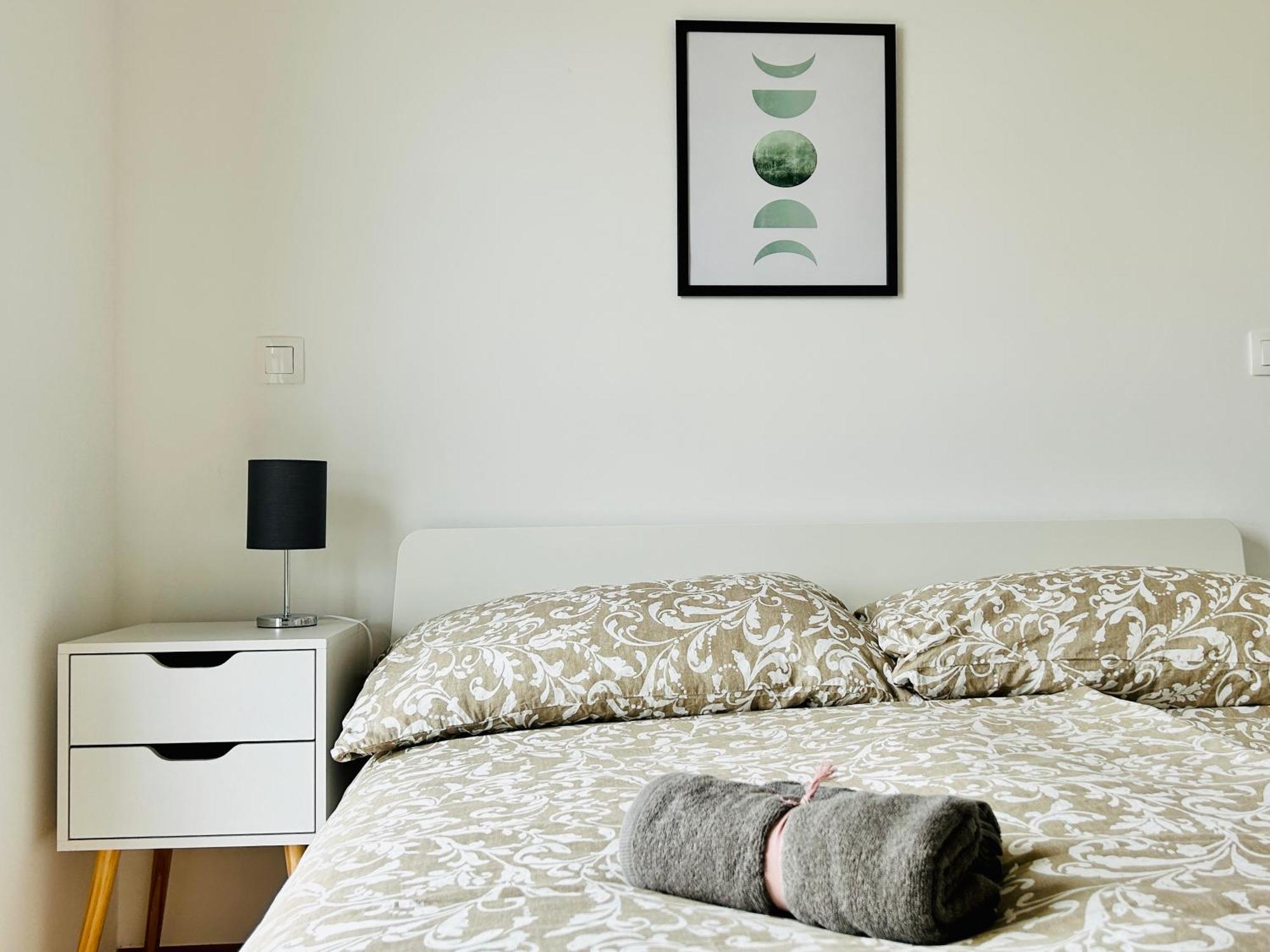 Modern Apartment With Balcony & Free Parking - Nearby Metro Відень Екстер'єр фото