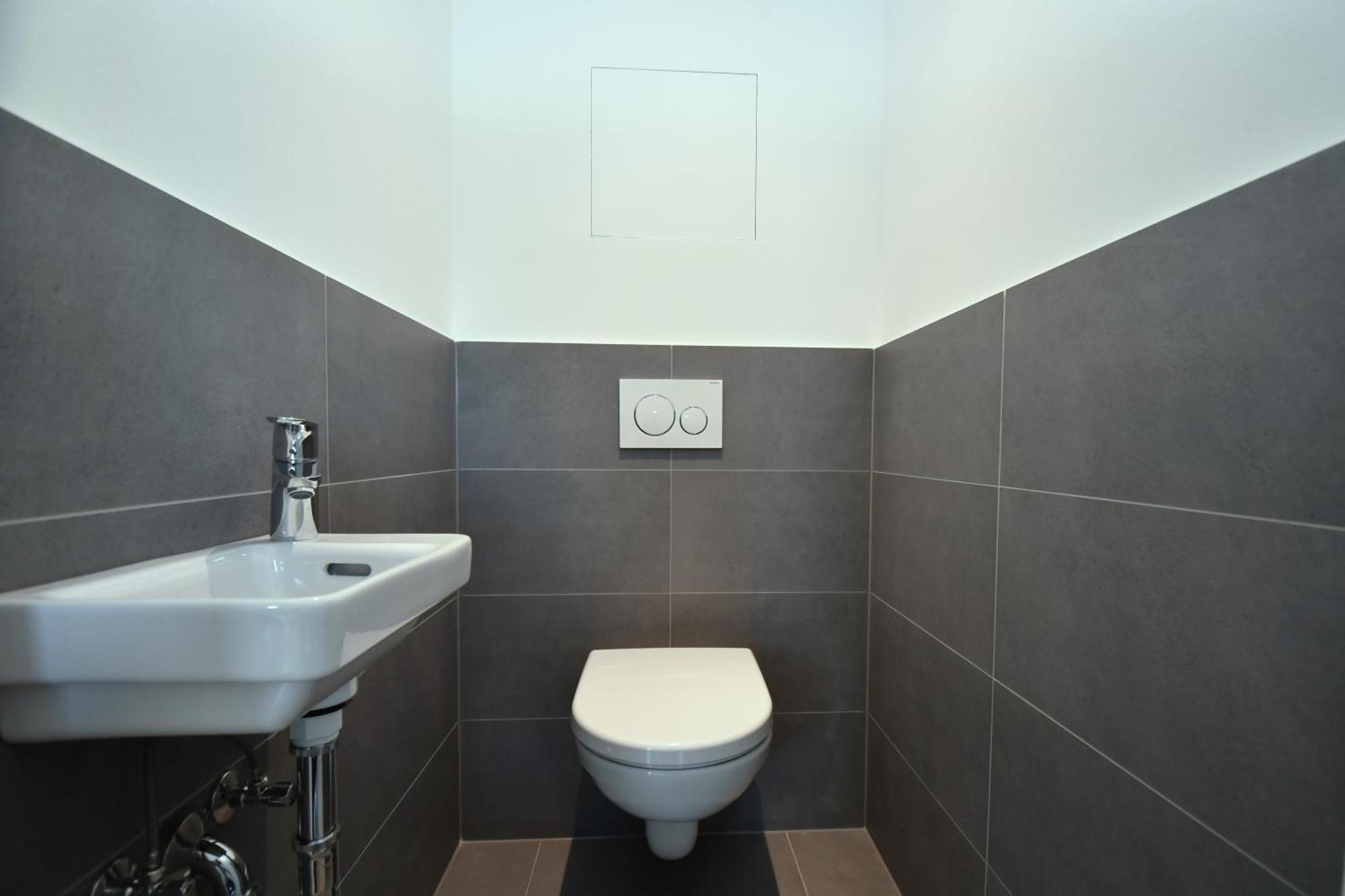 Modern Apartment With Balcony & Free Parking - Nearby Metro Відень Екстер'єр фото