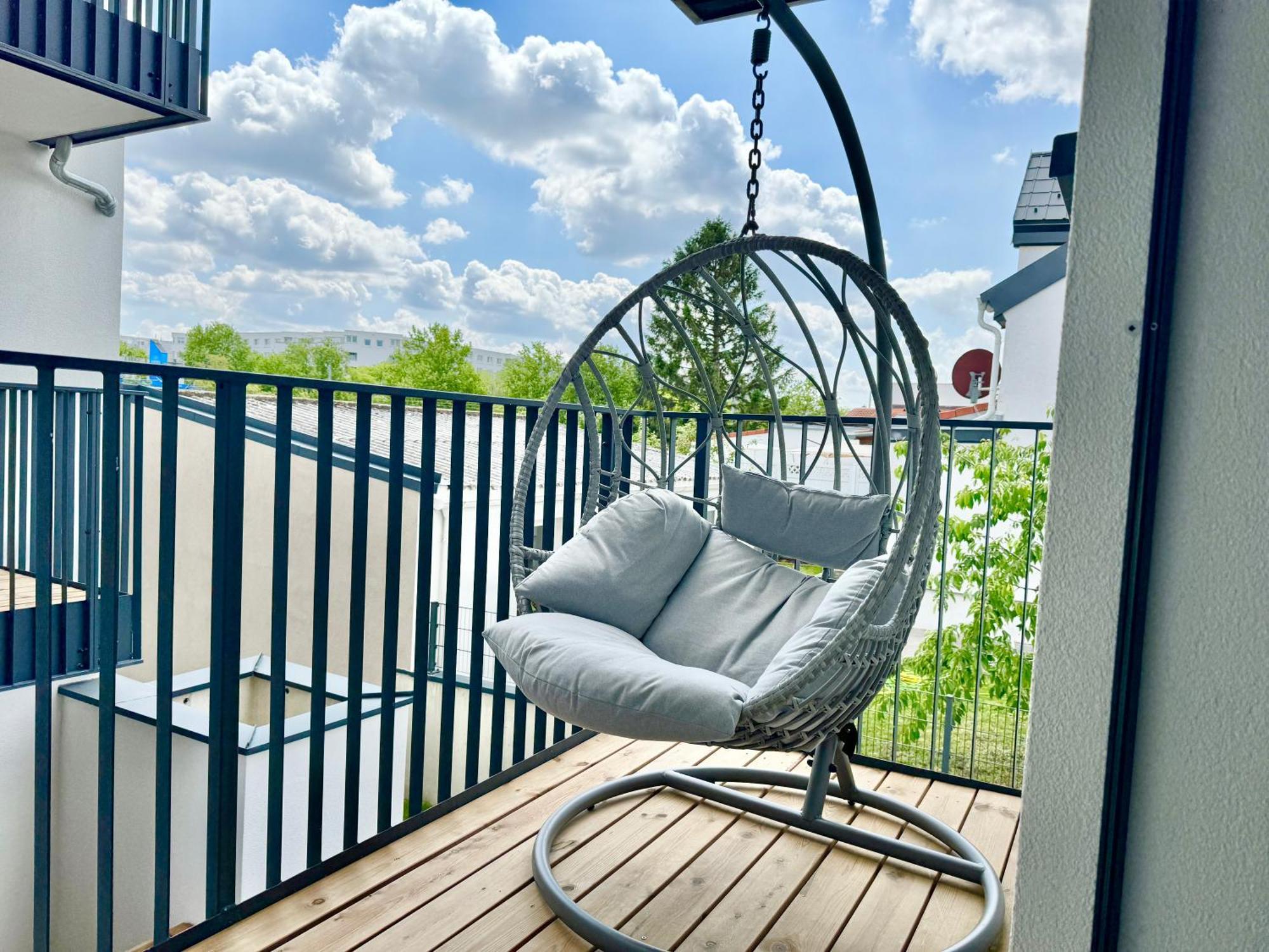 Modern Apartment With Balcony & Free Parking - Nearby Metro Відень Екстер'єр фото